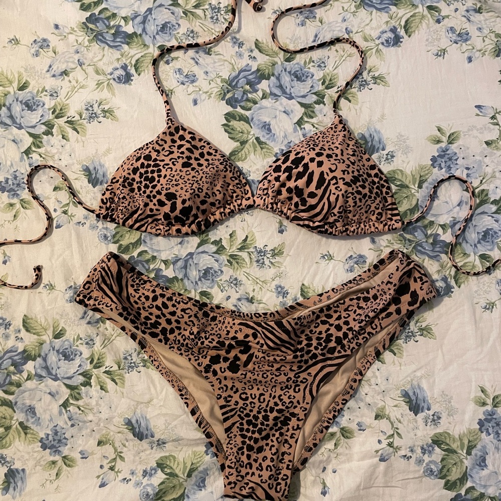 VICTORIA'S SECRET Tahiti Triangle Swim Bikini Top/Malta Bottom Animal Large